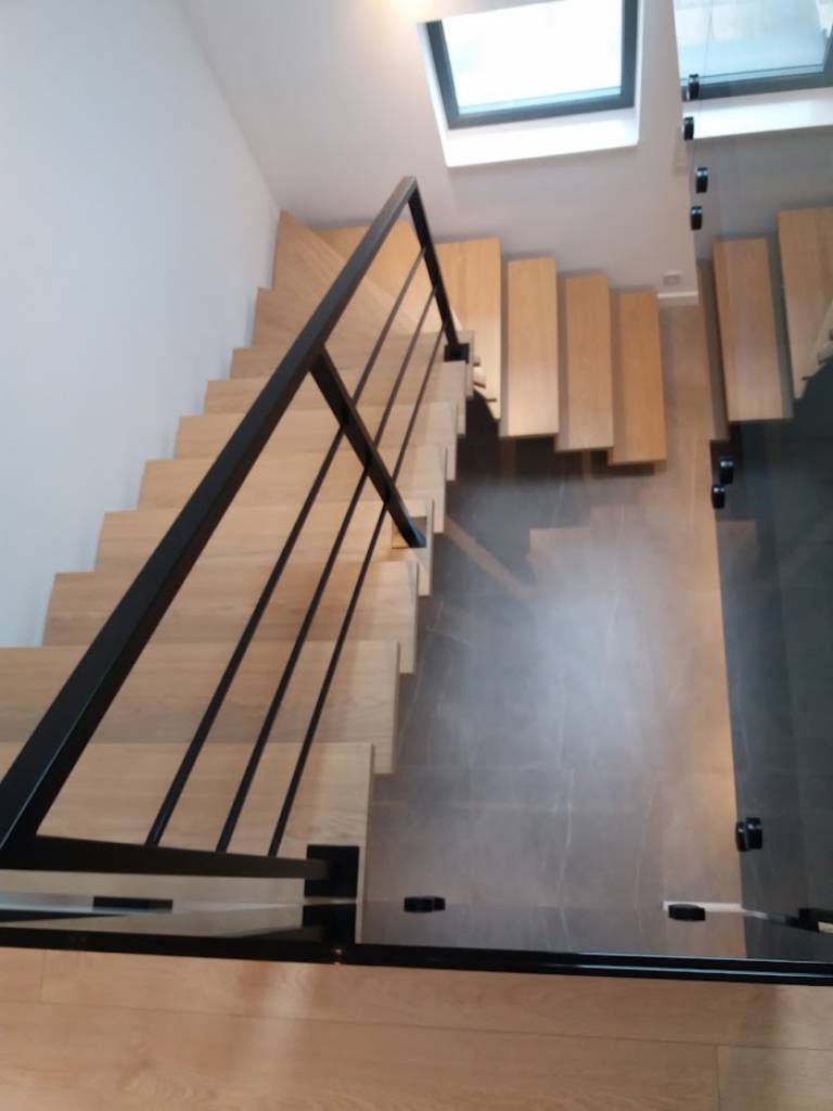 produkcja schodów wewnętrznych schody dywanowe stalowe szklane grafit Częstochowa 