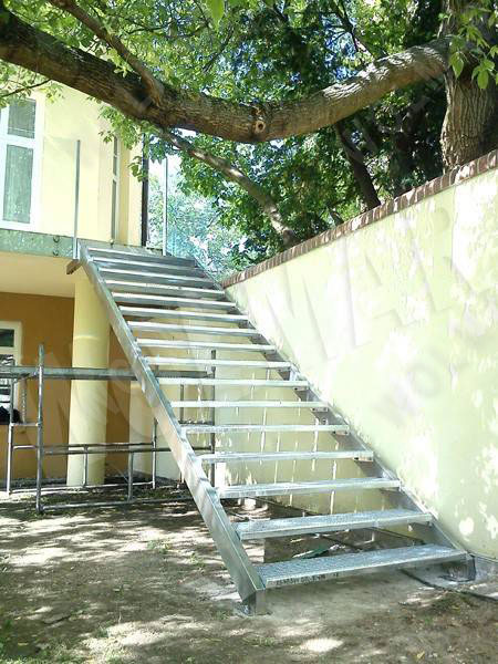 konstrukcje nośne schodów ze stali nierdzewnych i konstrukcyjnych