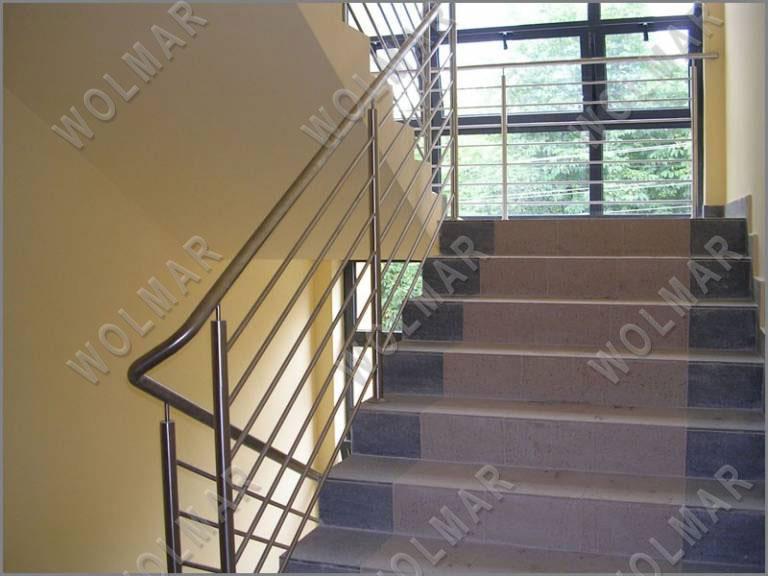 balustrady na klatkach schodowych